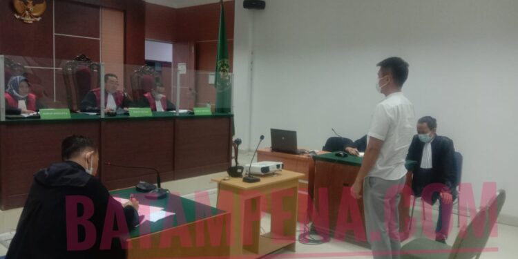 Suasana sidang pembacaan vonis terhadap Direktur PT Pelayaran Nasional Jaticatur Niaga Trans, Wiko di PN Batam. (Foto: BATAMPENA)