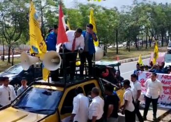 Mahasiswa di Batam Demo Hingga Berujung Ricuh. Diduga 3 Aktivis PMII Ditahan Polresta Barelang