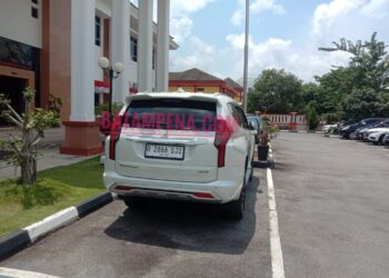 Mobil mewah Pajero Sport Dakar milik Wakil Ketua Pengadilan Negeri Batam, Bambang Trikoro. Sumber foto: JP - BATAMPENA.COM