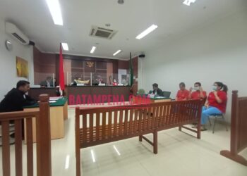 Sidang perkara TPPO atas nama terdakwa Irnicen alias Mami, Hendra alias Acai dan Jhony alias Ate. (Sumber foto: JP - Batampena.com)