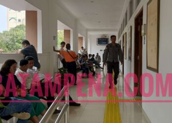 Masyarakat Memadati PN Batam Guna Menanti Sidang Putusan Roma Nasir Hutabarat
