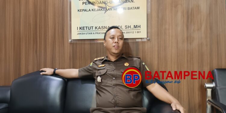 Kasi Intel Kejari Batam, Tiyan Andesta. (Sumber foto: JP - BatamPena.com)