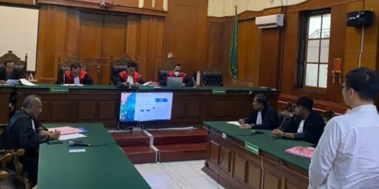 Suasana sidang pembacaan vonis oleh majelis hakim PN Surabaya terhadap terdakwa Gregorius Ronald Tanur.