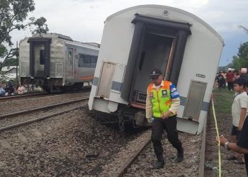 8 Kereta Dibatalkan Akibat KA Purwojaya Anjlok di Bekasi