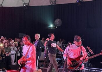 Lirik “Buang Buang Waktu” Ninis Lestari