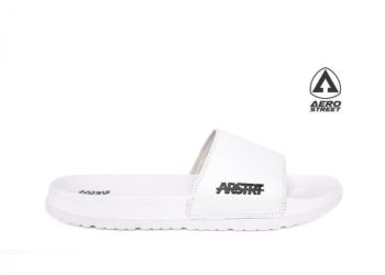 5 Sandal Slip On Cowok Bahan Phylon yang Fleksibel dan Ringan!
