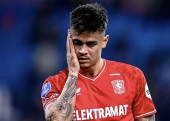 Nilai Tinggi, Risiko Besar: FC Twente Pertaruhkan Masa Depan Hilgers