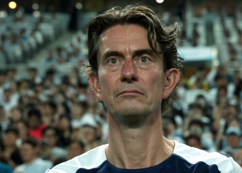 Spurs Kalah 1-2 dari Fulham, Thomas Frank Kecam Komentar Fans