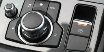 Hentikan Mobil Blong: Trik Rem Tangan Elektrik Wajib Anda Kuasai