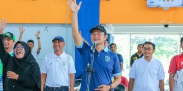 Persela Terpuruk: Suporter Tuntut Aksi Yuhronur