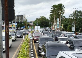 Puncak Macet: Sabtu Pagi Mengular di Jalur Wisata