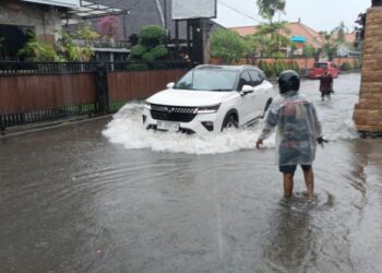 Banjir Bandang Terjang Denpasar, Penerbangan Terganggu