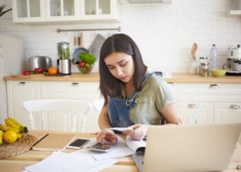 Ramalan Keuangan Shio Kelinci 2026: Stabilitas Menanti, Tantangan Kecil Siap Dihadapi