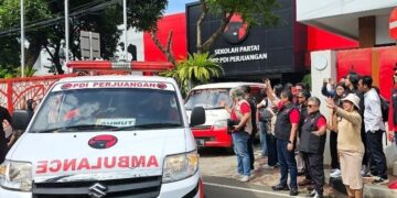 Relawan Siap Tak Mandi & Lapar: Ribka Tjiptaning Lepas Bantuan PDIP ke Sumbar