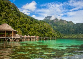 Maluku, 11 Desember: Cuaca Ringan & Berawan