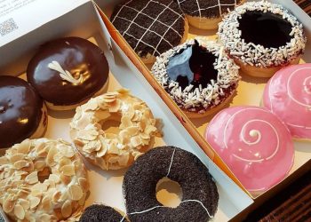 Donat Kekinian: Jajanan Jadul yang Kembali Hits, Ini Rahasia Suksesnya!