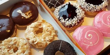 Donat Kekinian: Jajanan Jadul yang Kembali Hits, Ini Rahasia Suksesnya!