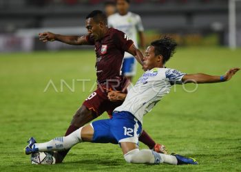 Lucho Siap Bawa Persib Kalahkan Pemuncak Klasemen Borneo FC
