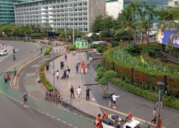 Jakarta 1 Januari: Lari Pagi & Perburuan Foto Tahun Baru