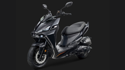 Resmi meluncur! Skutik sport 150cc paling canggih, pakai fitur cornering ABS dan tambahan tenaga listrik