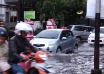Ratusan Pengungsi Banjir Makassar: BPBD Laporkan Penambahan