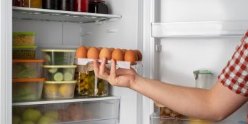 Fridge Eggs: A Bad Idea?