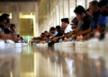 Jadwal Buka Puasa Kaltim 23 Feb: Magrib Balikpapan & Mahulu Berubah