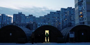 Kyiv’s Unyielding Repair Crews: Battling the Clock in Ukraine