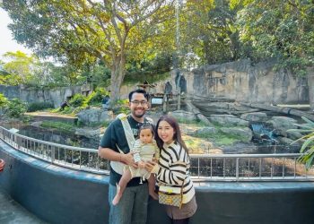 Kiky Saputri Ajak Keluarga Jelajahi Taronga Zoo Sydney
