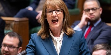 Brummer: Economy Boss Out of Depth