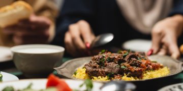 Pola Makan Sehat Lebaran: Tips Ahli Dinkes Batang Hari