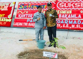 Hadiri Peresmian Kantor Zona Bakamla, Ketua DPRD Kota Batam Ikut Tanam Pohon