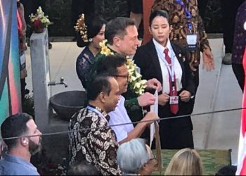 Dinkes Deiyai Berikan Laptop dan Starlink untuk Percepat Digitalisasi Layanan Publik