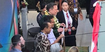 Dinkes Deiyai Berikan Laptop dan Starlink untuk Percepat Digitalisasi Layanan Publik