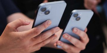 Masih Layak Dibeli 2026? Perbandingan iPhone 14 vs 15