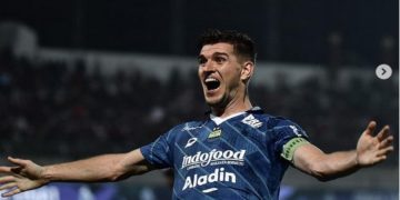 Momen Komunikasi Marc Klok dengan Nick Kuipers Sebelum Persib vs Dewa United