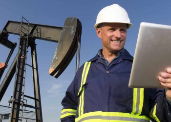 Oil prices climb as ASX fuel stock tops Monday’s gains