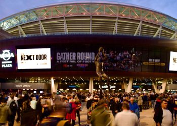Big crowd at AFL Gather Round in SA as premier hints at lighter interstate event