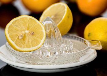 Benarkah Jeruk Nipis Bikin Kulit Cerah? Ini Fakta Medisnya!