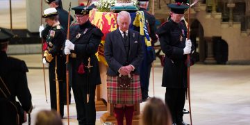 How close are the royal siblings amid the monarchy’s crisis?