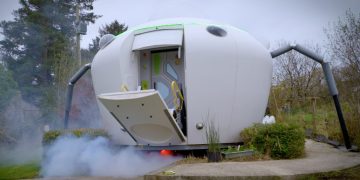UFO Hotel in Wales: Spacecraft Door, TARDIS Bathroom, NASA Interiors