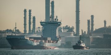 $200 a Barrel: Oil Contracts Reveal Fuel Crisis Deterioration