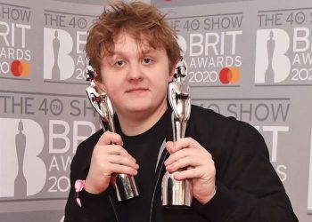 Profil Lewis Capaldi, penyanyi Inggris dengan lagu “Someone You Loved”