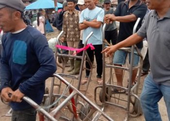 Pedagang dan Pekerja Pajak Menolak Penutupan Hari Minggu