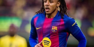 Tiga bek Barcelona terancam dijual di era Flick