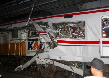 Seskab Teddy Pastikan Evakuasi Terbaik Kecelakaan Kereta di Bekasi Timur