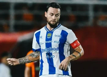 Pertandingan Lawan Dewa United Jadi Penentu! Marc Klok Tekankan Persib Tidak Boleh Gagal