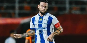 Pertandingan Lawan Dewa United Jadi Penentu! Marc Klok Tekankan Persib Tidak Boleh Gagal