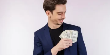 Selamat dari Bahaya! 4 Tanda Zodiak Ini Dapat Keberuntungan Besar Pada Senin, 20 April