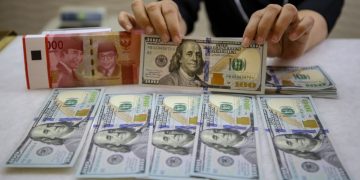 Rupiah melemah, tembus Rp17.184 per dolar AS hari ini